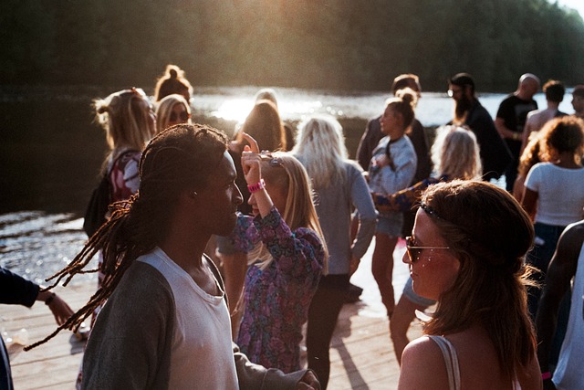 Øl, musik og gemütlichkeit: Sådan skaber du den perfekte tyrolerfest